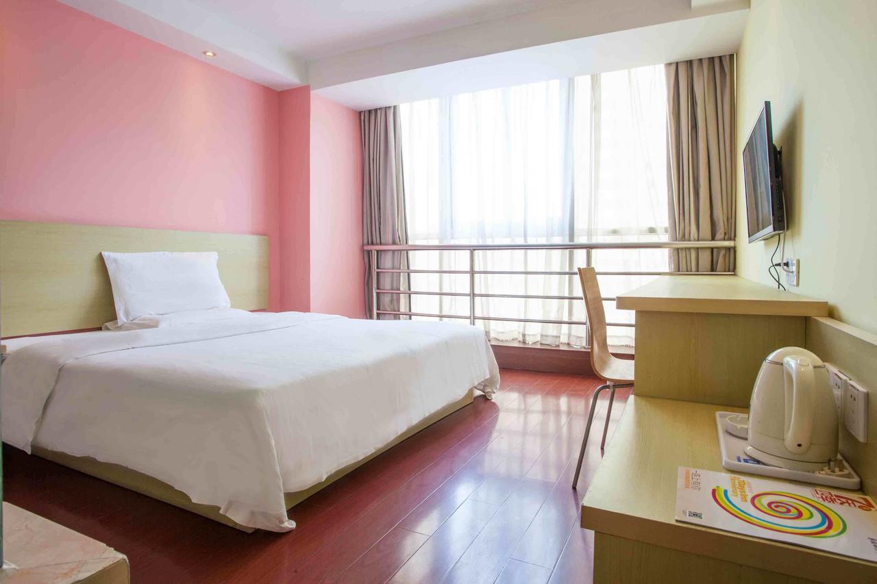 7Days Inn Chengdu Sichuan Normal University Chenglong Campus, Jingji Harbor Экстерьер фото