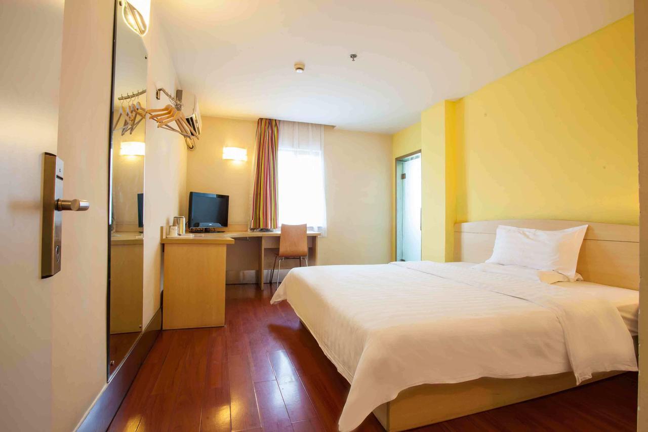 7Days Inn Chengdu Sichuan Normal University Chenglong Campus, Jingji Harbor Экстерьер фото